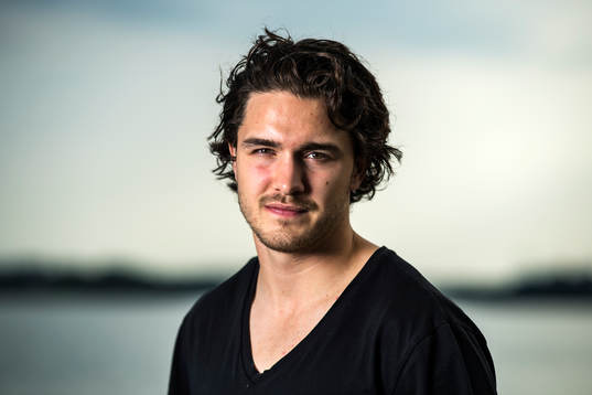 Dennis Everberg är en fd Röglespelare som numera spelar i