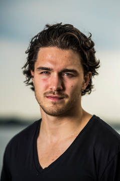 Dennis Everberg är en fd Röglespelare som numera spelar i