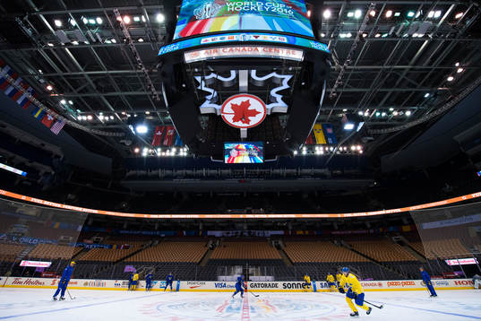 Sveriges ishockeylandslags tränar i Air Canada Centre