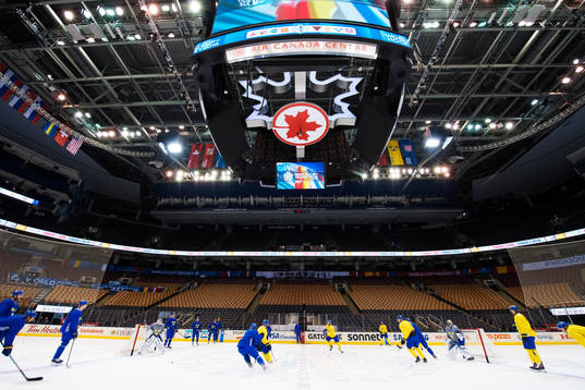 Sveriges ishockeylandslags tränar i Air Canada Centre