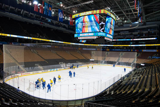 Sveriges ishockeylandslags tränar i Air Canada Centre