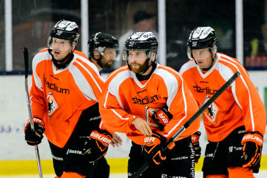 Karlskronas spelare jublar