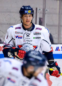 Linköpings Emil Sylvegård på uppvärmningen