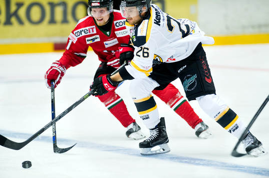 Modos Kristian Jakobsson och Panterns Mattias Persson