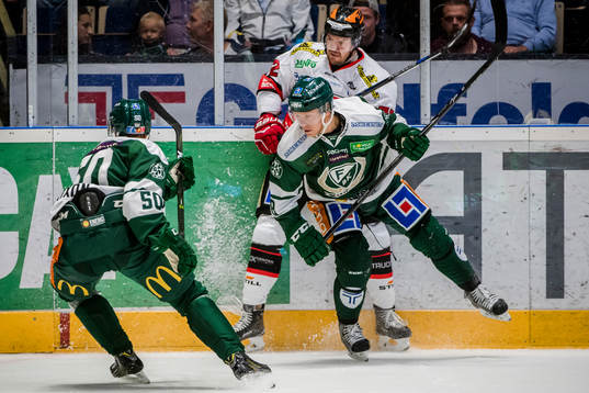 Örebros Siim Liivik och Färjestads Andreas Jämtin