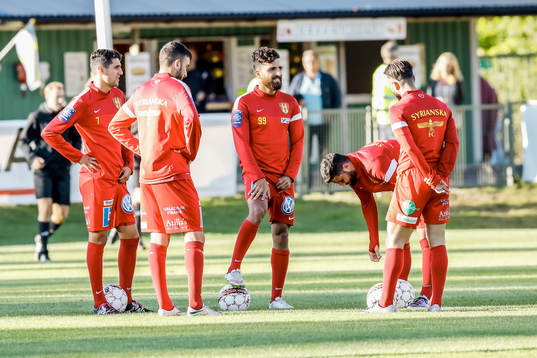 Syrianskas spelare värmer upp