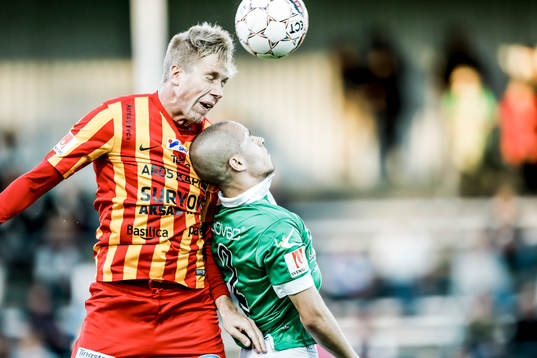 Syrianskas Mattias Liljestrand och Ljungskiles Ahmed