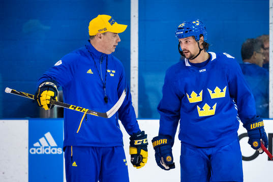Sveriges förbundskapten Rikard Grönborg och Erik Karlsson