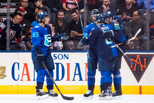 Europas Roman Josi, Tobias Rieder, Nino Niederreiter jublar