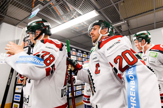 Frölundas Joel Lundqvist före ishockeymatchen i SHL