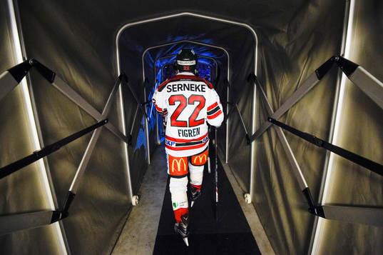 Frölundas Robin Figren  före ishockeymatchen i SHL mellan