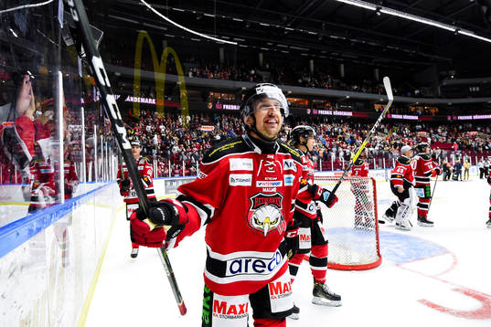 Malmö Redhawks Erik Andersson jublar