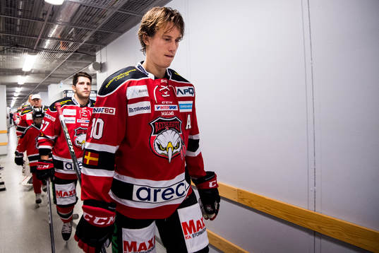 Malmö Redhawks Robin Alvarez på väg för att göra entré