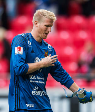 Östersunds målvakt Hampus Nilsson deppar