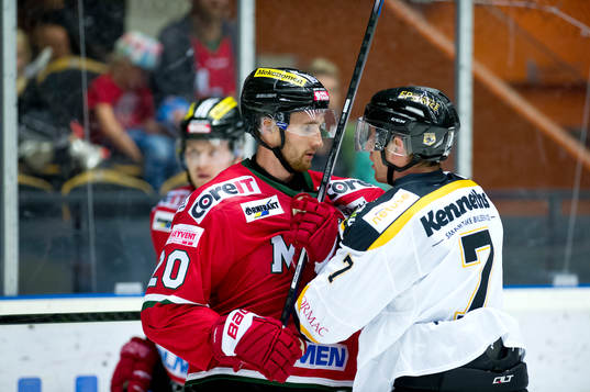 Modos Pär Edblom och Panterns Filip Windlert