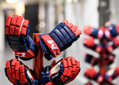 Generell bild på ishockeyhandskar på tork