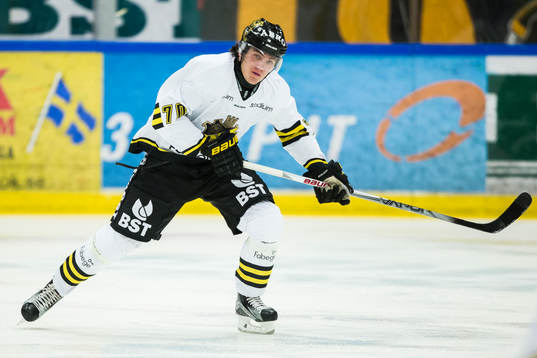 s Max Lindholm