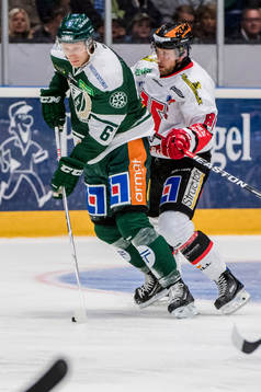 Färjestads Johan Ryno och Örebros Viktor Ekbom