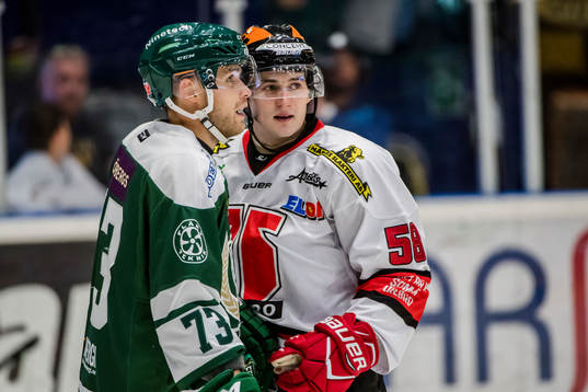 Färjestads Anton Grundel och Örebros Michael Haga