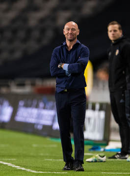En glad Djurgårdens tränare Mark Dempsey