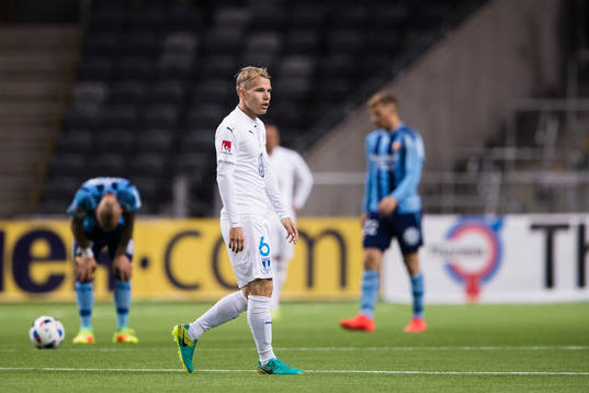 Malmö FFs Oscar Lewicki deppar