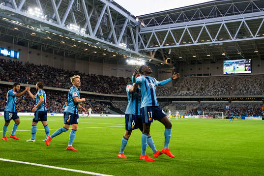 Djurgårdens Elliot Käck och Alexander Faltsetas jublar