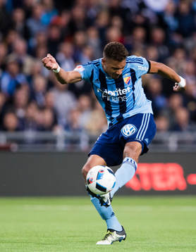 Djurgårdens Mathias Ranegie med ett skott