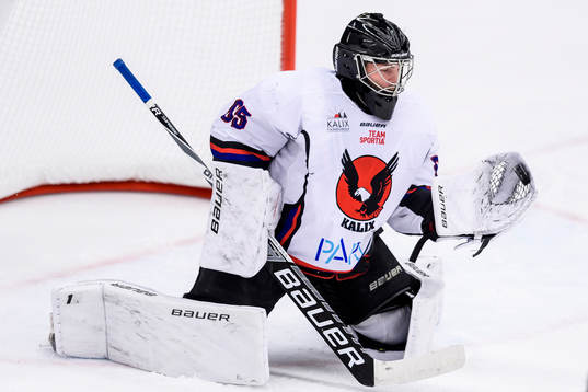 Kalixs målvakt Christoffer Rifalk räddar ett skott