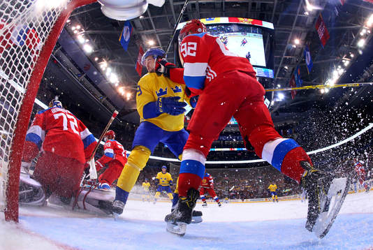 Sveriges Filip Forsberg får och Rysslands Evgeny Kuznetsov