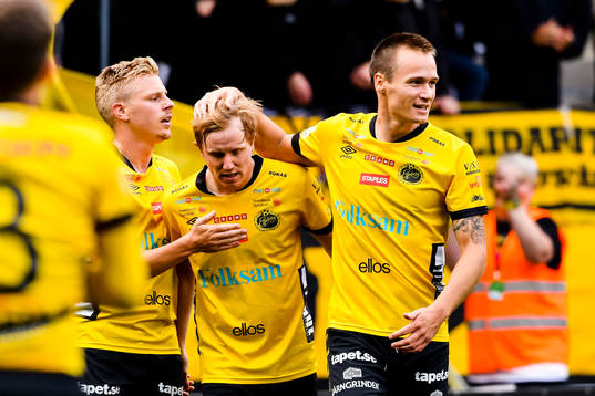 Elfsborgs Simon Lundevall jublar