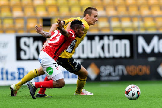 Falkenbergs Enock Kwakwa och Elfsborgs Viktor Prodell