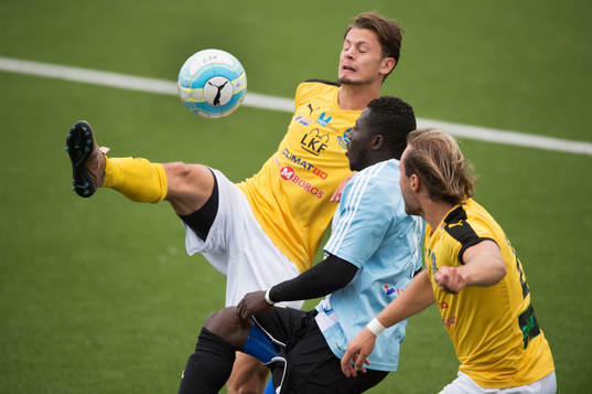 Lund rensar undan i fotbollsmatchen i division 2 mellan