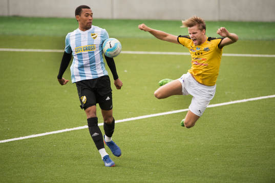 IFK Hässleholms Kevin Thompson i fotbollsmatchen i