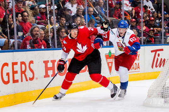 Kanadas Corey Perry och Tjeckiens Michael Frolik