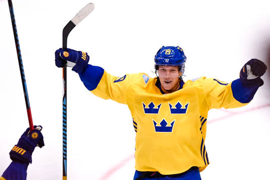 Sveriges Nicklas Bäckström jublar