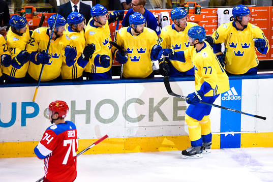 Sveriges Victor Hedman jublar
