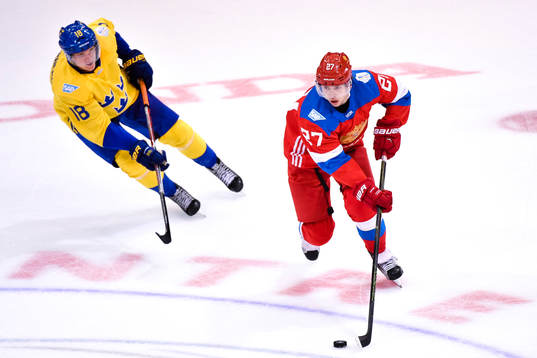 Sveriges Jakob Silfverberg och Rysslands Artemi Panarin