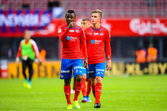 Helsingborgs Felix Bindelöv och Monday Samuel deppar
