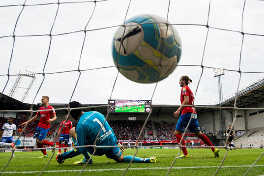 Helsingborgs målvakt Matt Pyzdrowski, Johan Mårtensson