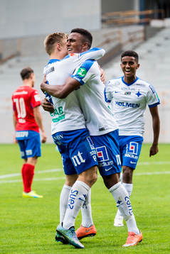 Norrköpings Niclas Eliasson (th) jublar med Nicklas