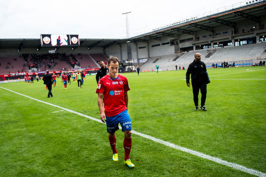 Helsingborgs Anton Wede deppar när han lämnar planen