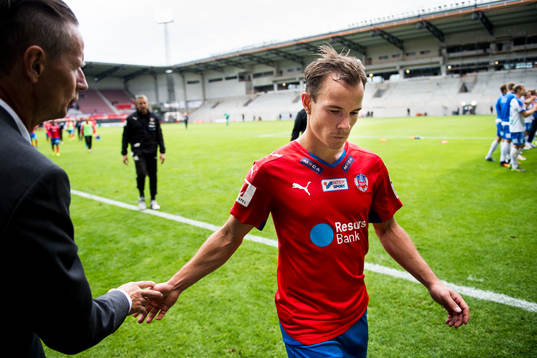 Helsingborgs Anton Wede deppar när han lämnar planen