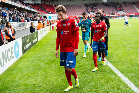 Helsingborgs Adam Eriksson och Lalawélé Atakora deppar