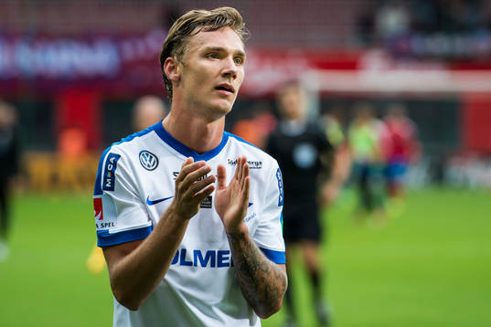 Norrköpings Linus Wahlqvist tackar publiken