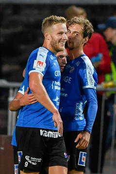 Halmstads Sead Haksabanovic jublar med lagkamrater