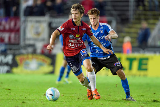 Örgrytes Jakob Lindström och Halmstads Rebin Asaad
