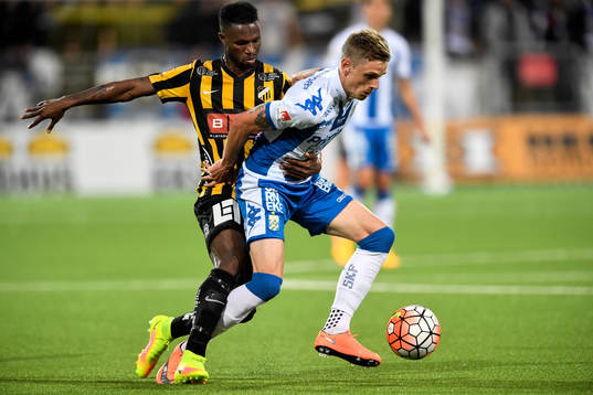 Häckens Mohammed Abubakari och IFK Göteborgs Sören Rieks