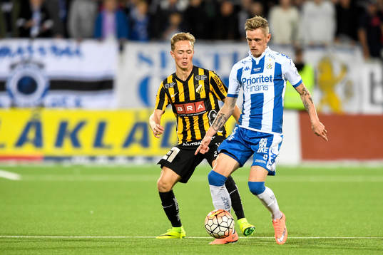Häckens Joel Andersson och IFK Göteborgs Sören Rieks