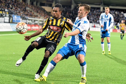 Häckens Nasiru Mohammed och IFK Göteborgs Jakob Ankersen
