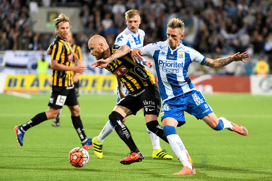 Häckens Alexander Farnerud och IFK Göteborgs Sören Rieks